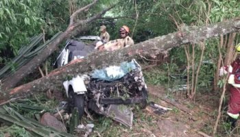 idoso-preso-escombros