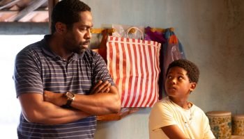 Imagem colorida do filme Feito Pipa, com Lázaro Ramos, e Yuri Gomes — Foto: 1 de