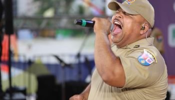 Banda da PMPR se apresenta no Palco Sunset em Matinhos — Foto: Governo do Paraná