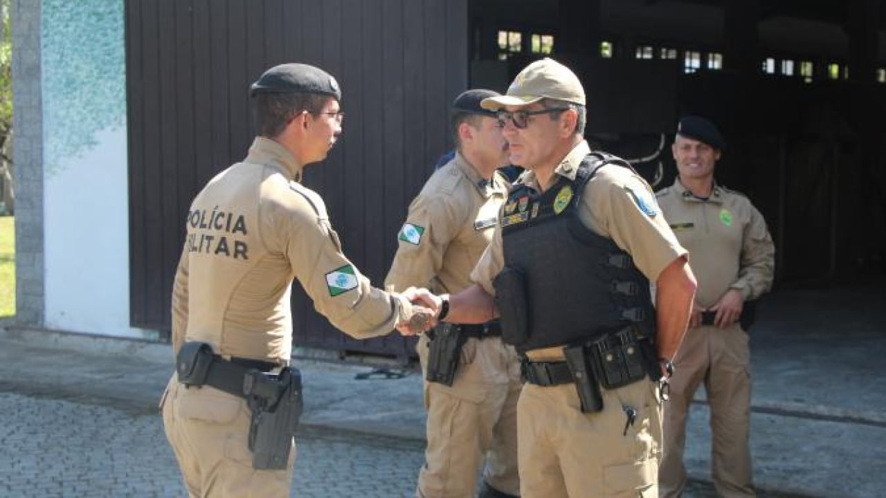 Comandante e Subcomandante-Geral da PMPR visitam unidades de policiamento montad