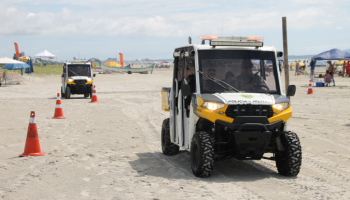 Policiais da PMPR em ação no Balneário Ipanema — Foto: Governo do Paraná