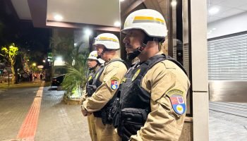 Polícia Militar do Paraná durante o Carnaval de Curitiba — Foto: Crédito da imag