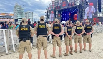 Polícia Militar do Paraná em ação durante o Verão Maior em Matinhos — Foto: Gove