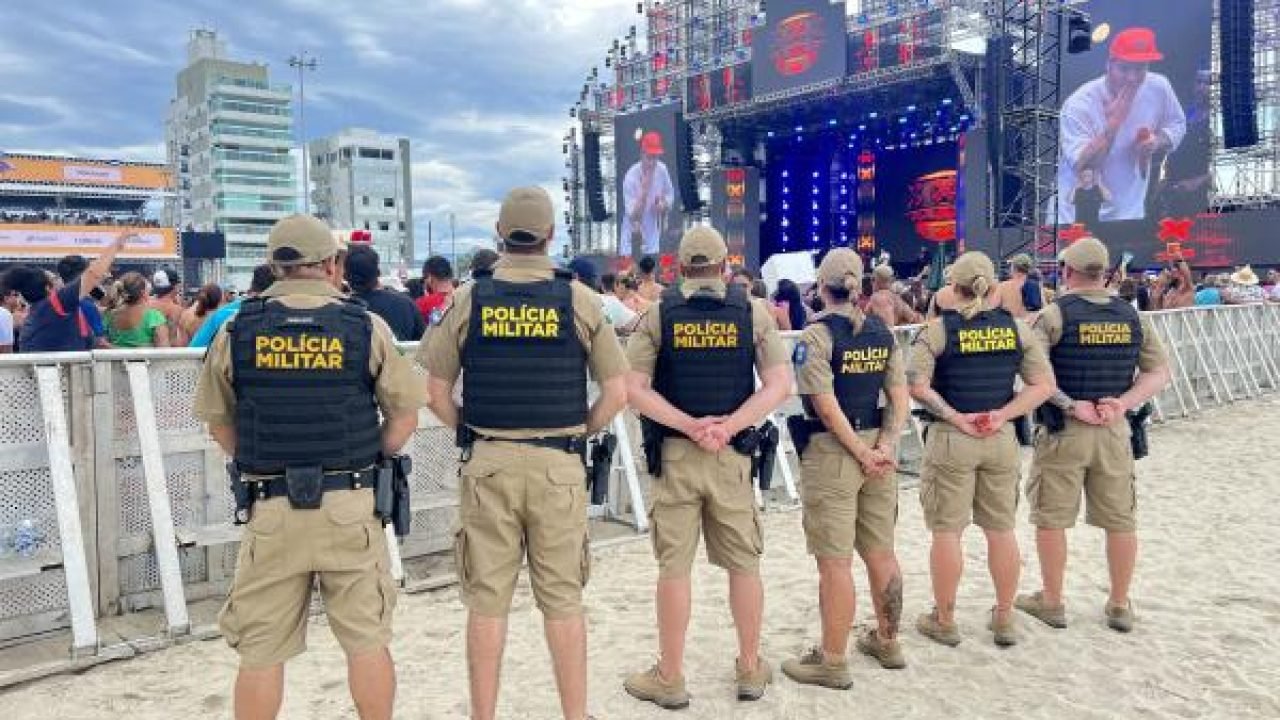 Polícia Militar do Paraná em ação durante o Verão Maior em Matinhos — Foto: Gove