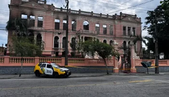 Foto: As causas do incêndio ainda são desconhecidas e serão investigadas (Foto: