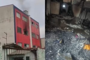 Caminhoneiro acabou entrando na via restrita na Travessa da Lapa. — Foto: Caminh