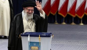 ira-https___www.fotospublicas.com_acervo_mundo_aiatola-seyed-ali-khamenei-lider-supremo-da-revolucao