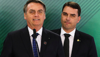 jair-bolsonaro-flavio-bolsonaro-24-06-2019