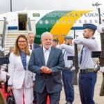 janja-lula-e-militares-viagem-aviao-desembarque-300x186-1