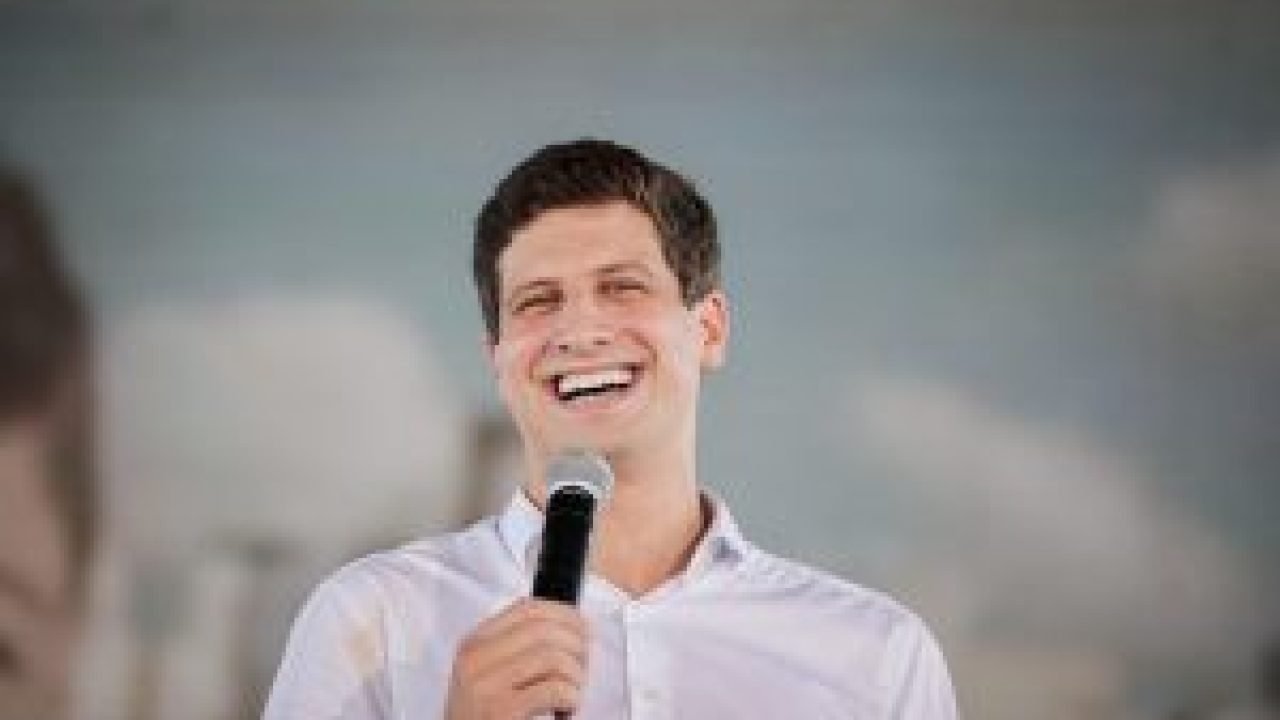 joao-campos-e-denunciado-por-uso-idevido-de-espaco-publico-edson-holanda-pcr-300x200-1