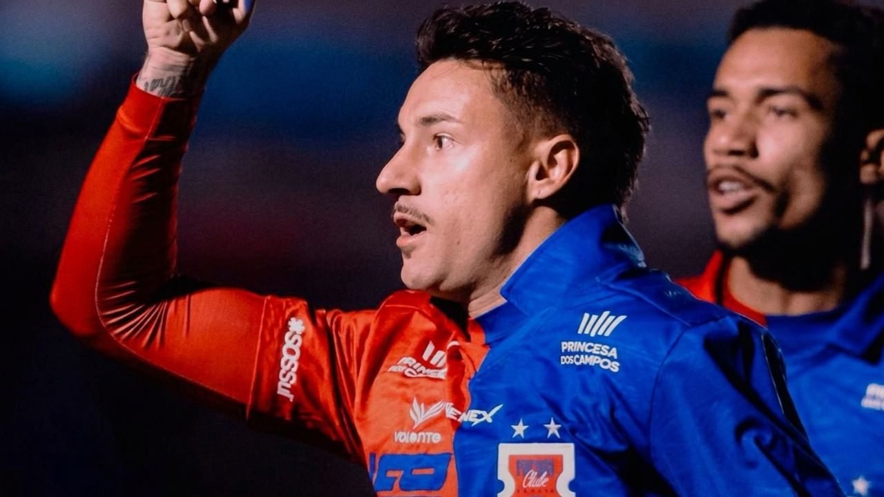 joao-felipe-comemoracao-gol-parana-clube-toledo-segundona