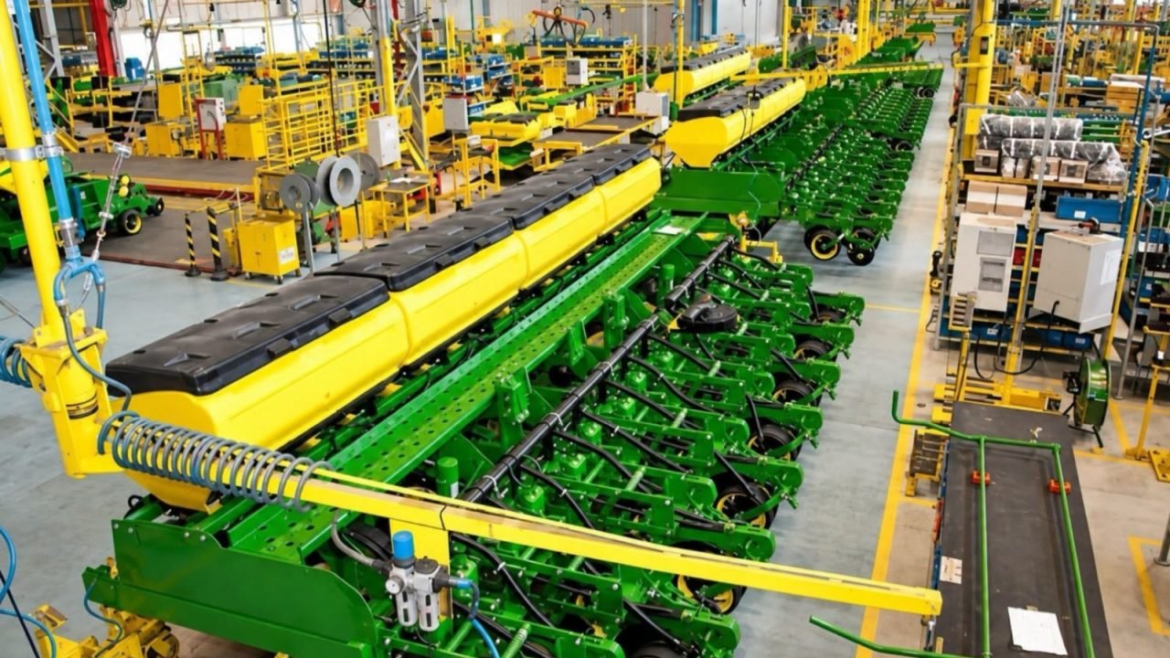 john-deere-propoe-banco-de-horas-para-evitar-150-d006793740202610261902.jpg