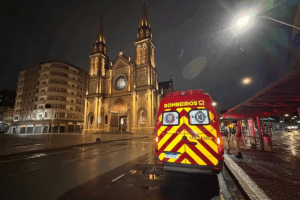 jovem-esfaqueado-praca-tiradentes-960x592-1