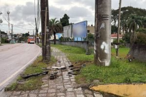 jovem-morre-carro-curitiba-1-960x592-1