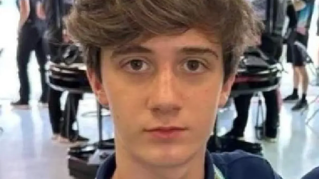 Lapo estava em uma van que se envolveu em um grave acidente com um caminhão — Fo