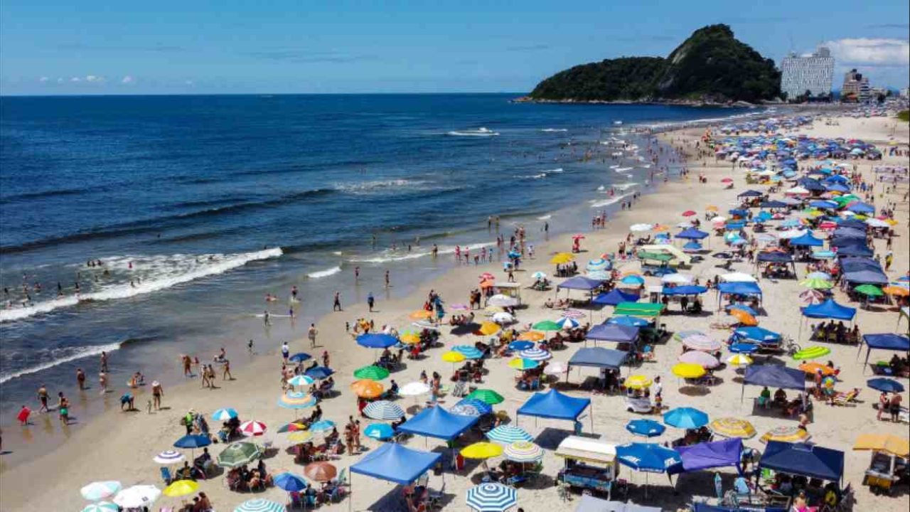 Leis estaduais garantem segurança e direitos no verão do Paraná — Foto: H2FOZ