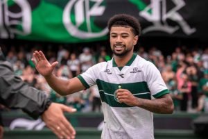 lucas-ronier-coritiba-operario