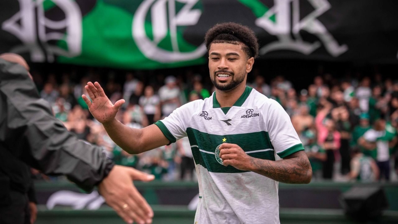 lucas-ronier-coritiba-operario