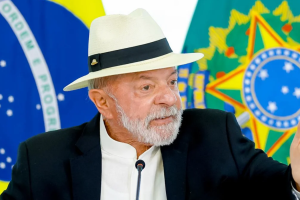 lula-diz-aguardar-fala-de-trump-sobre-tarifaco006618510202607171713.png