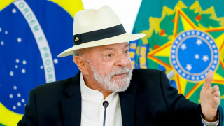 lula-diz-aguardar-fala-de-trump-sobre-tarifaco006618510202607171713.png