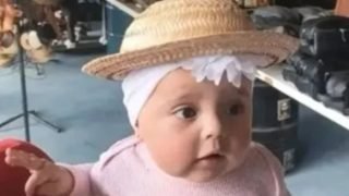 mae-mata-bebe-asfixiada