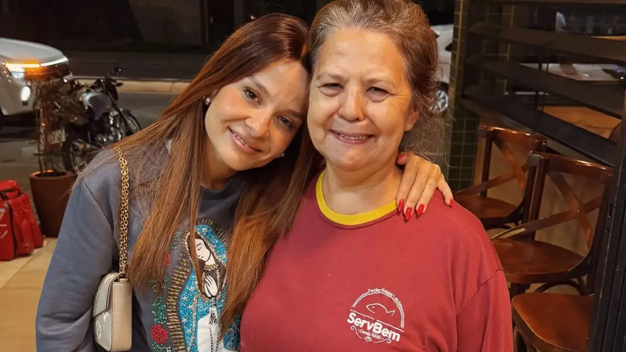 Foto: A cantora Maiara foi vista em Colombo (Foto: Reprodução/Instagram/@servbem