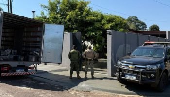 mais-de-26-toneladas-de-maconha-sao-encontradas-em-casa-usada-como-deposito-6a91fb77e3347