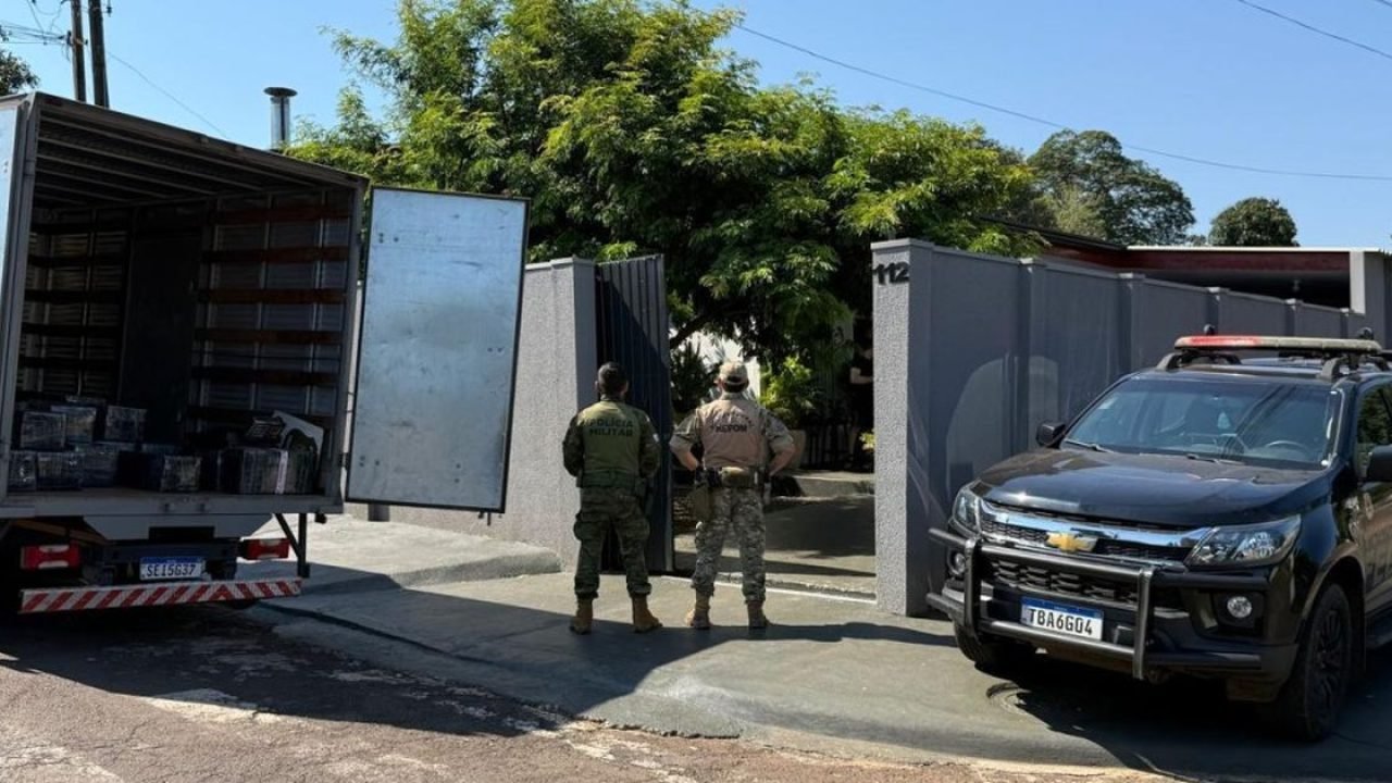 mais-de-26-toneladas-de-maconha-sao-encontradas-em-casa-usada-como-deposito-6a91fb77e3347