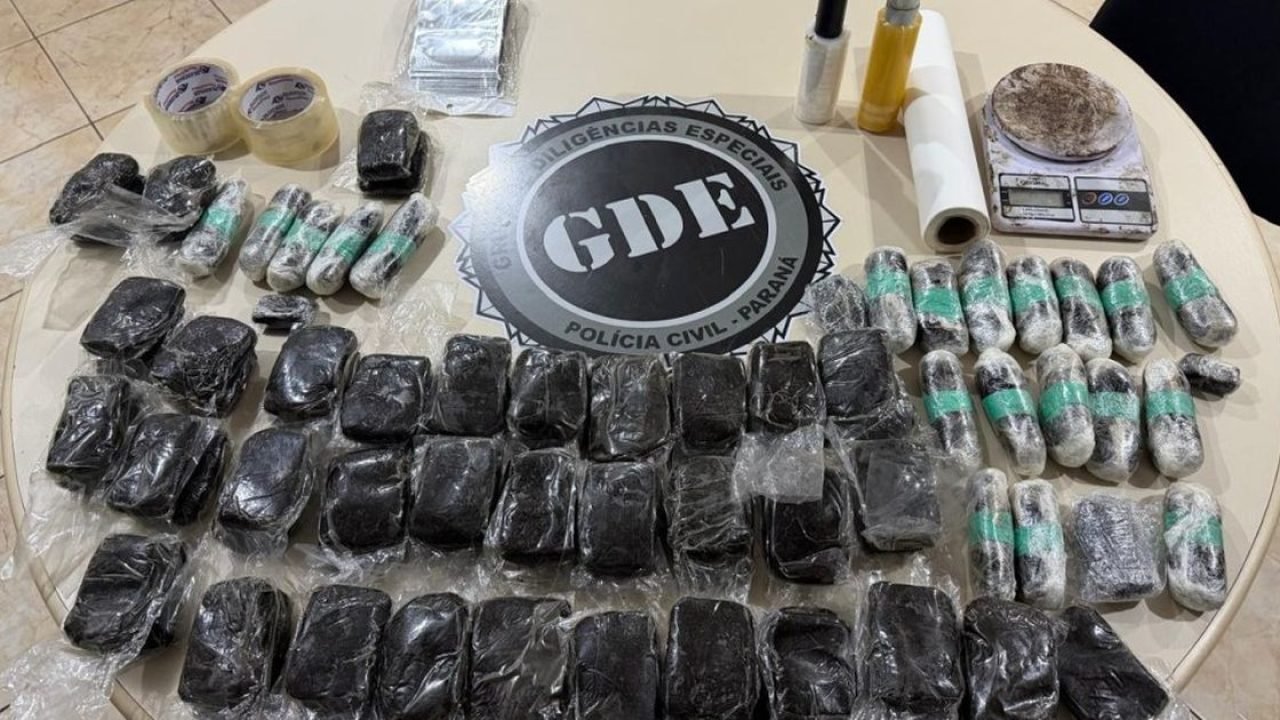 mala-com-9-kg-de-haxixe-e-encontrada-pela-policia-em-quarto-de-pousada-no-centro-6a91808f59164