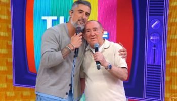 Foto: 1 de 1 Marcos Mion e Renato Aragão no Caldeirão - Foto: Reprodução/Globo