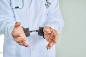 medico-preso006494640202607031041.jpg