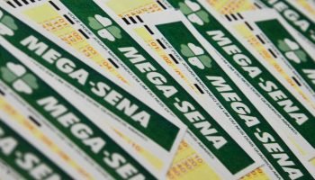 Mega-Sena sorteia prêmio de R$ 42 milhões neste sábado — Foto: Mega-Sena sorteia