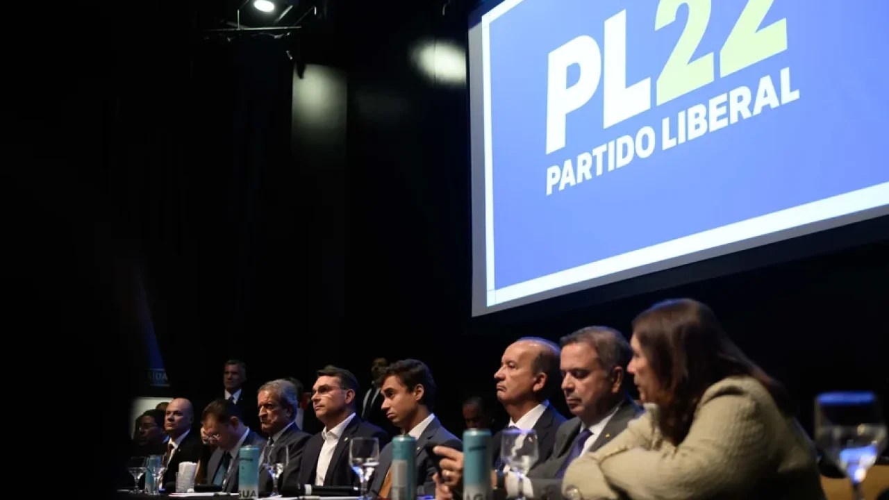 membros-do-partido-liberal-se-reunem-para-discutir006443100202606032227.webp.webp