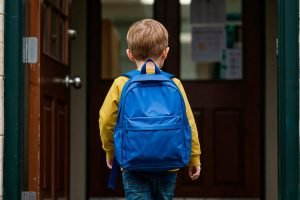 Criança entregue por engano — Foto: Freepik.