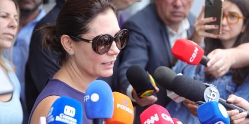 Michelle Bolsonaro fala com a imprensa no início da tarde — Foto: 1 de 1 Imagem