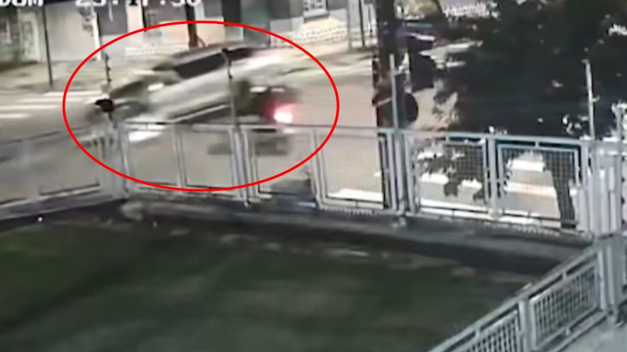 Câmeras registram detalhes do acidente — Foto: Foto: Reprodução/Câmera de segura