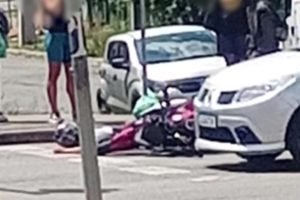 Foto: Motociclista é morto a tiros em plena luz do dia no bairro Uberaba (Foto: