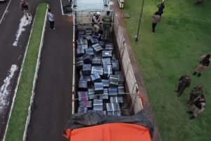 motorista-se-contradiz-em-abordagem-e-policia-encontra-42-toneladas-de-drogas-6a87afdebf89d