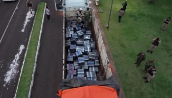 motorista-se-contradiz-em-abordagem-e-policia-encontra-42-toneladas-de-drogas-6a87afdebf89d