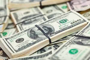 muitas-notas-de-dolares-dos-eua
