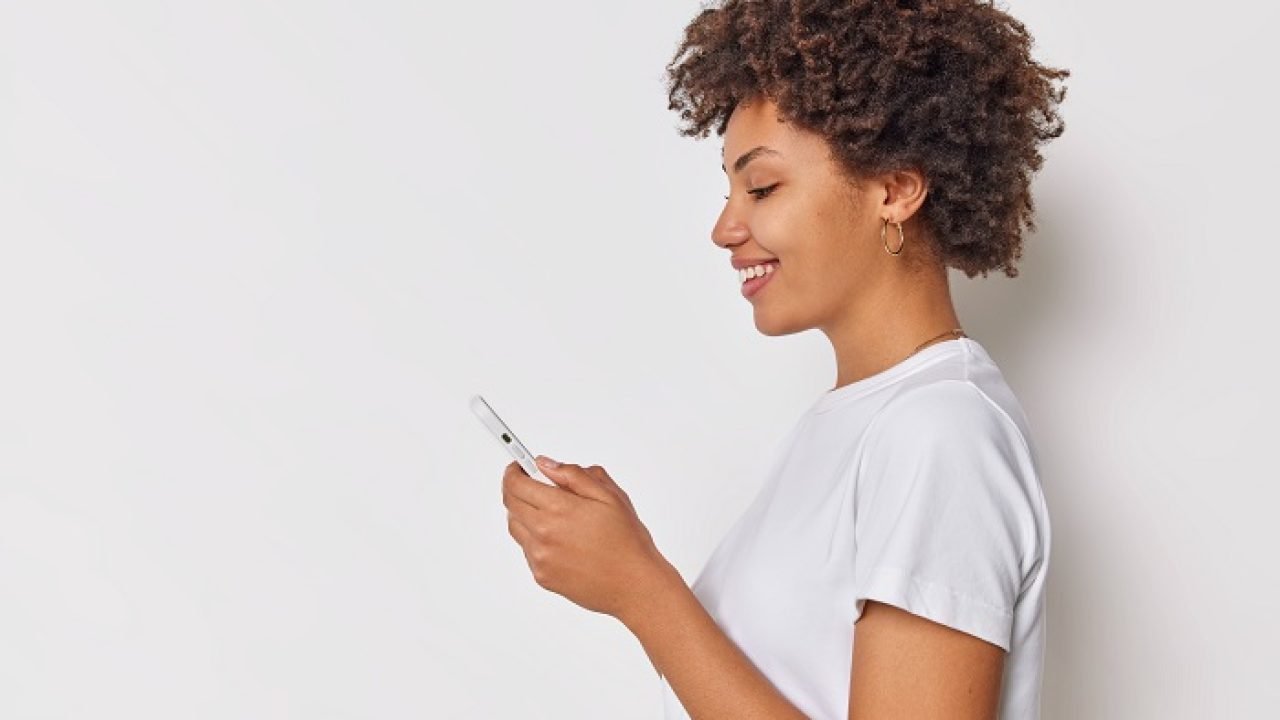 mulher-no-celular.jpg