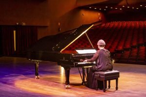 Novo piano Steinway & Sons no Teatro Guaíra — Foto: Governo do Paraná