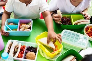 o-que-uma-crianca-come-na-escola-pode-definir-como006456760202606121742.jpg