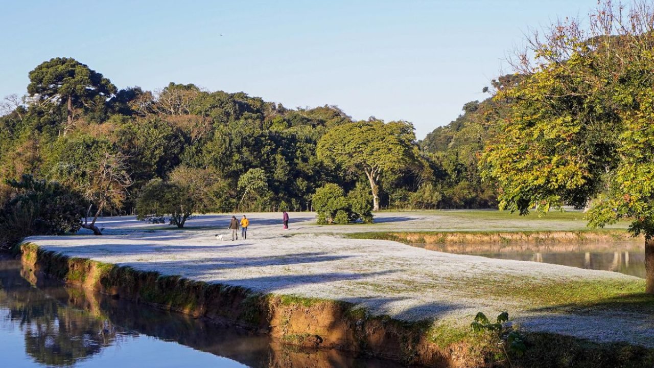 A tendência é de que o frio avance sobre praticamente todo o estado. (Foto: Arna