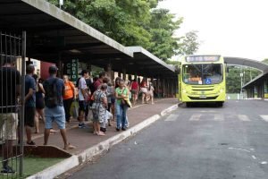 Ônibus no carnaval em Foz do Iguaçu — Foto: H2FOZ