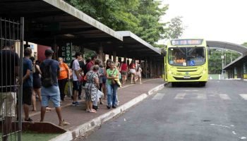 Ônibus no carnaval em Foz do Iguaçu — Foto: H2FOZ