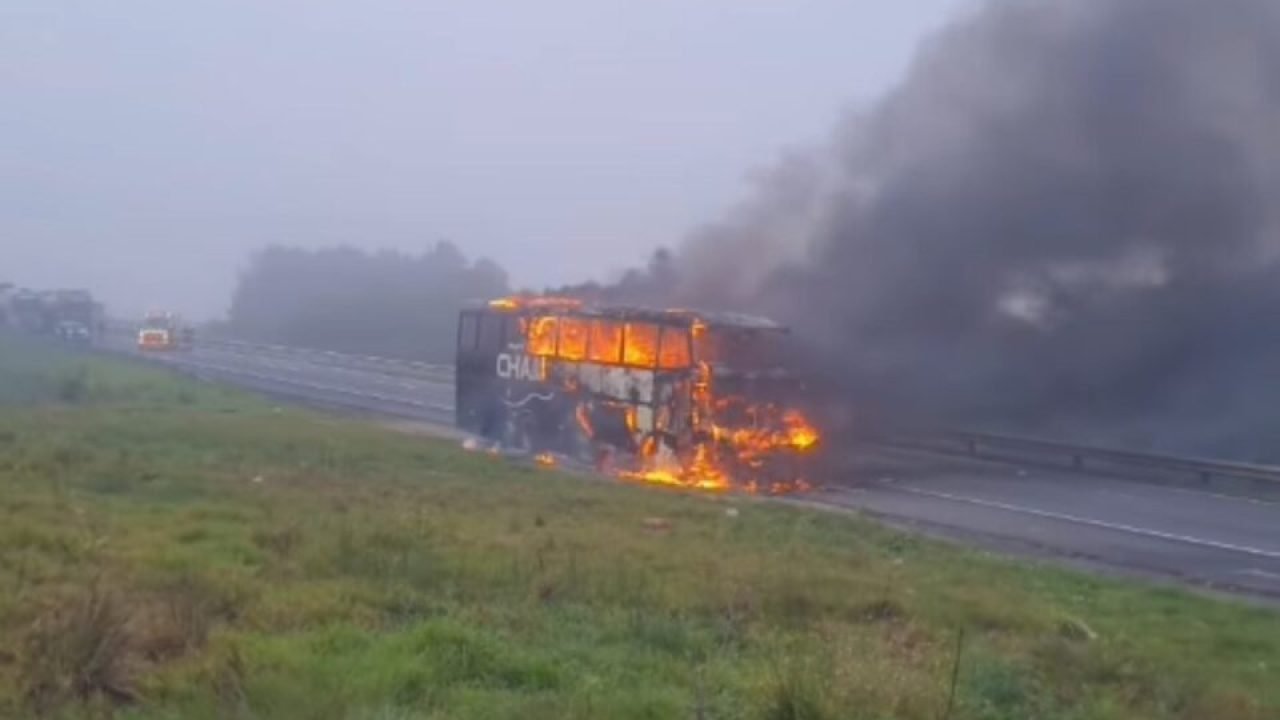 onibus-pega-fogo-br-376-960x592-1