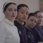 Cena da série Os Testamentos: Das Filhas de Gilead, spin-off de O Conto da Aia —