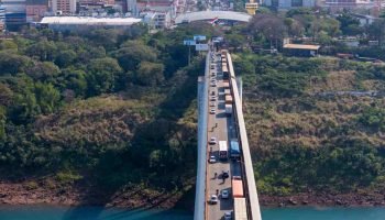 Ponte Internacional da Amizade, em Foz do Iguaçu — Foto: H2FOZ