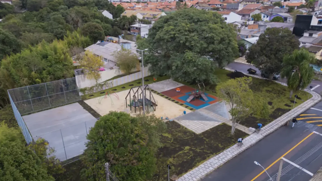Reforma da Praça da Itália, em Santa Felicidade. — Foto: Reforma da Praça da Itá